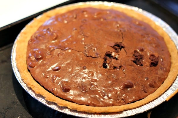 Chewy Chocolate Fudge Pie