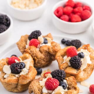 French Toast Cups - This easy breakfast recipe is the perfect sweet start to your day. Creamy ricotta with fresh berries and a drizzle of honey or maple syrup are a delicious breakfast treat.