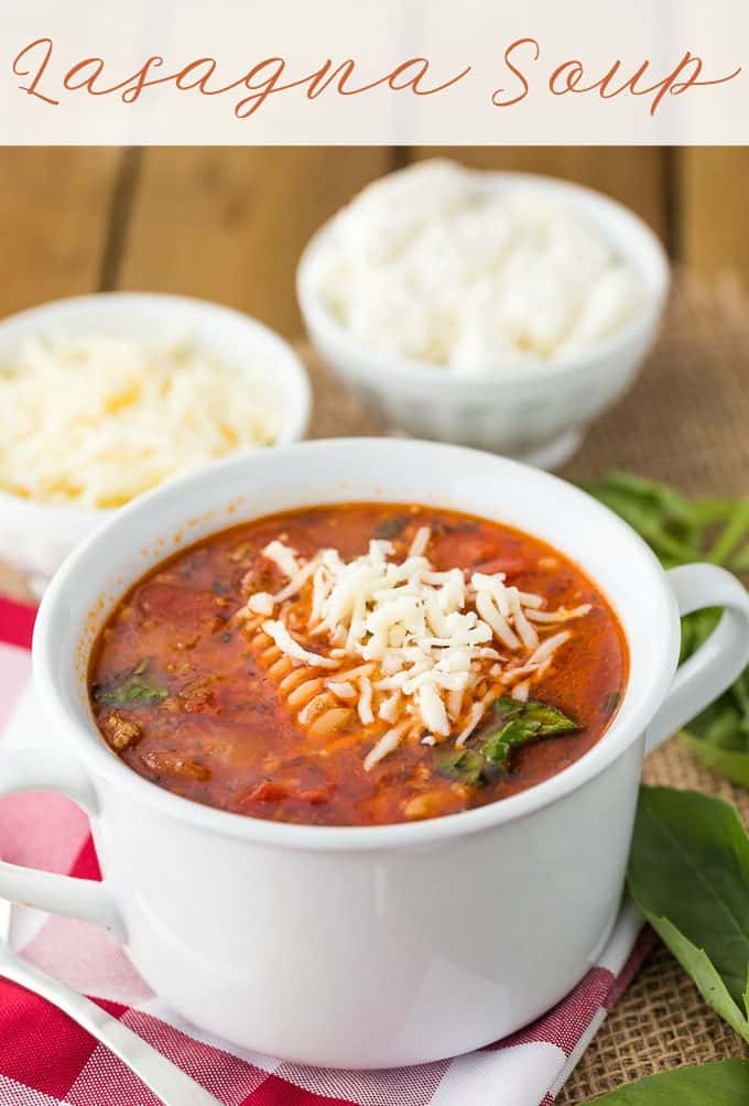 Lasagna Soup - This easy Italian soup recipe is filled with all the flavors of your favorite pasta dish without the stress! An easy weeknight dinner that tastes like an all-day soup.