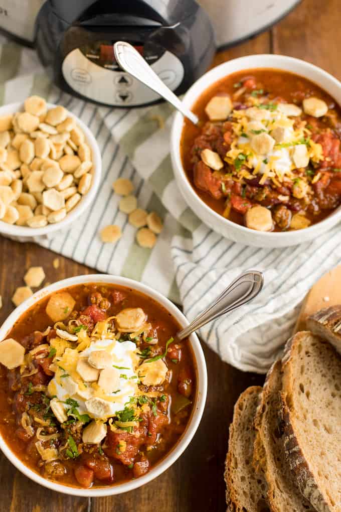 Presidential Chili - The best hearty chili recipe made with a secret ingredient! Warm up with a bowl of meaty comfort food packed with ground beef and seasoned kidney beans.