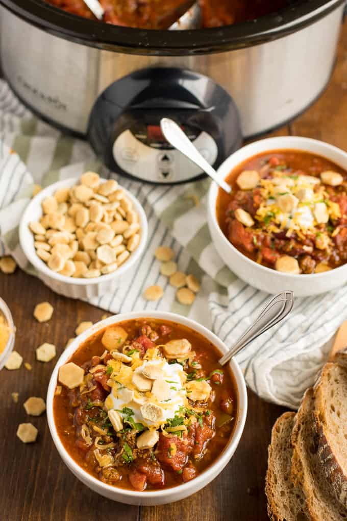 Presidential Chili - The best hearty chili recipe made with a secret ingredient! Warm up with a bowl of meaty comfort food packed with ground beef and seasoned kidney beans.