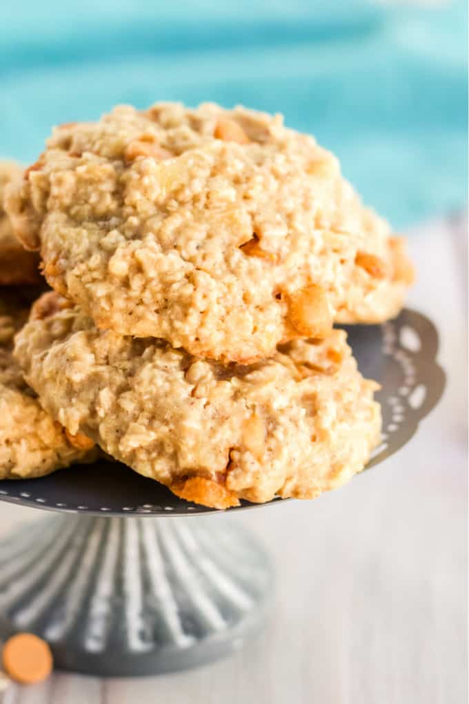 Pineapple Oatmeal Scotchies - Moist, chewy oatmeal cookies packed with pineapple and butterscotch are a delicious treat. Made with pantry items, they are quick and easy to whip together.