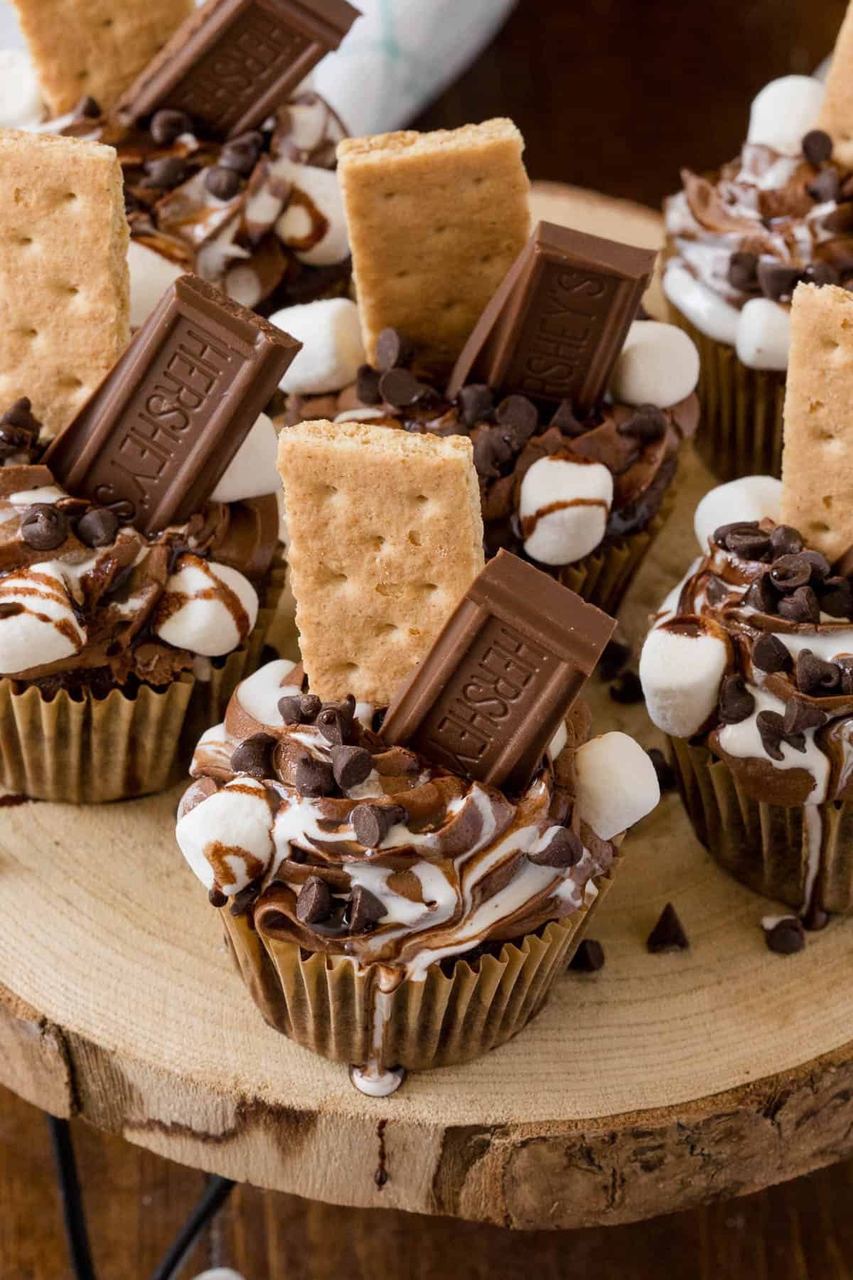 S'mores Cupcakes - This cupcake has everything you love about s’mores…..without the campfire! Sweet marshmallows, graham crackers and chocolate cake base make these eye catching cupcakes pop.