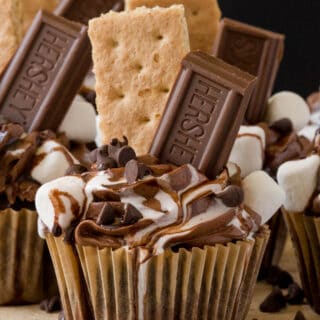 S'mores Cupcakes - This cupcake has everything you love about s’mores…..without the campfire! Sweet marshmallows, graham crackers and chocolate cake base make these eye catching cupcakes pop.