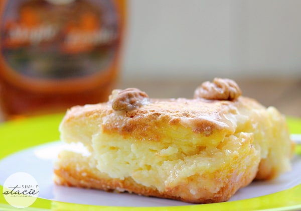 Maple Pecan Danish Bake - Baked with maple syrup and cream cheese filling and topped with a maple pecan glaze. This dessert is so easy to make and never lasts long!