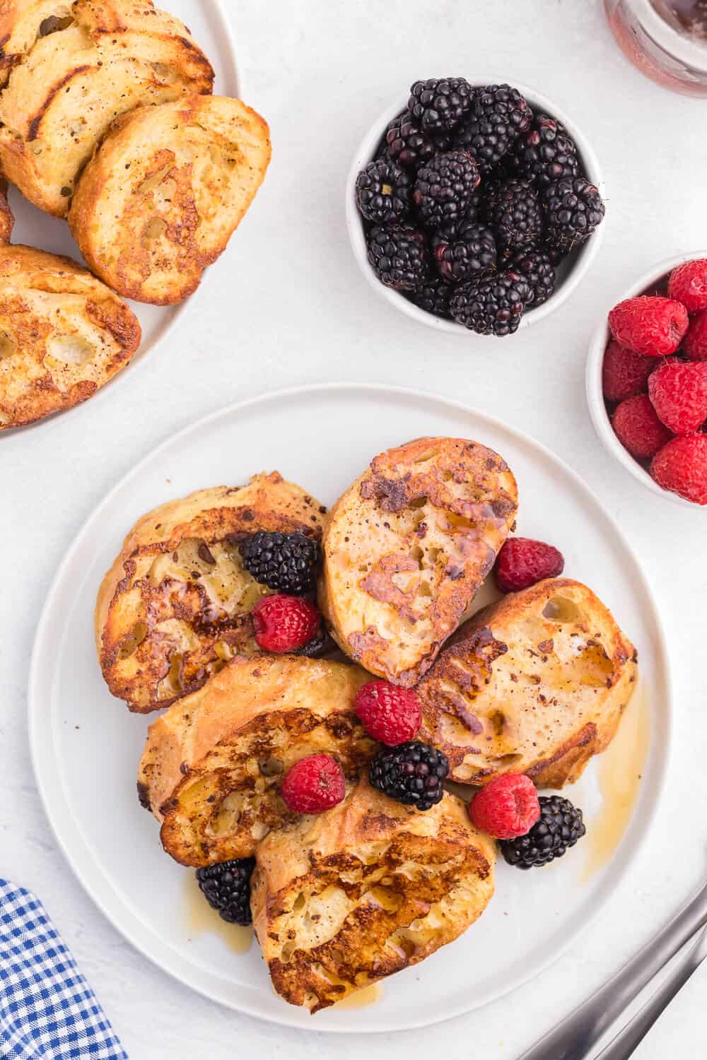 Baked French Toast - Make it the night before and bake it the next morning for breakfast! Healthy, delicious and sugar free!