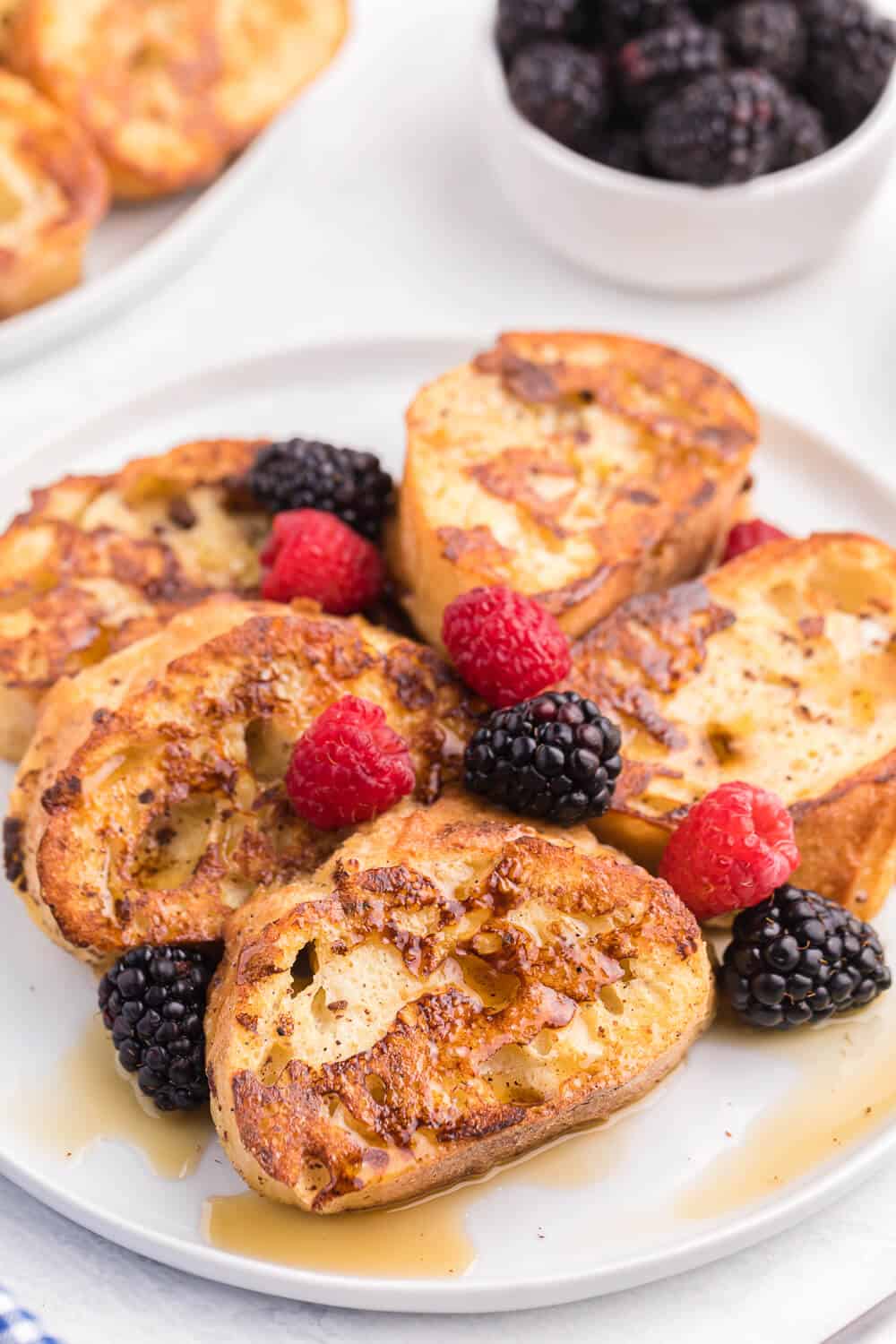 Baked French Toast - Make it the night before and bake it the next morning for breakfast! Healthy, delicious and sugar free!