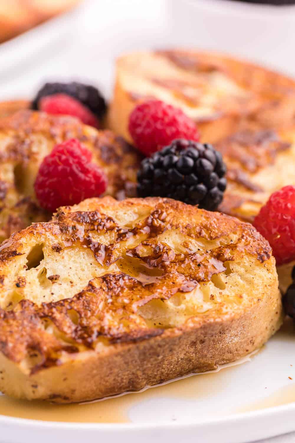 Baked French Toast - Make it the night before and bake it the next morning for breakfast! Healthy, delicious and sugar free!