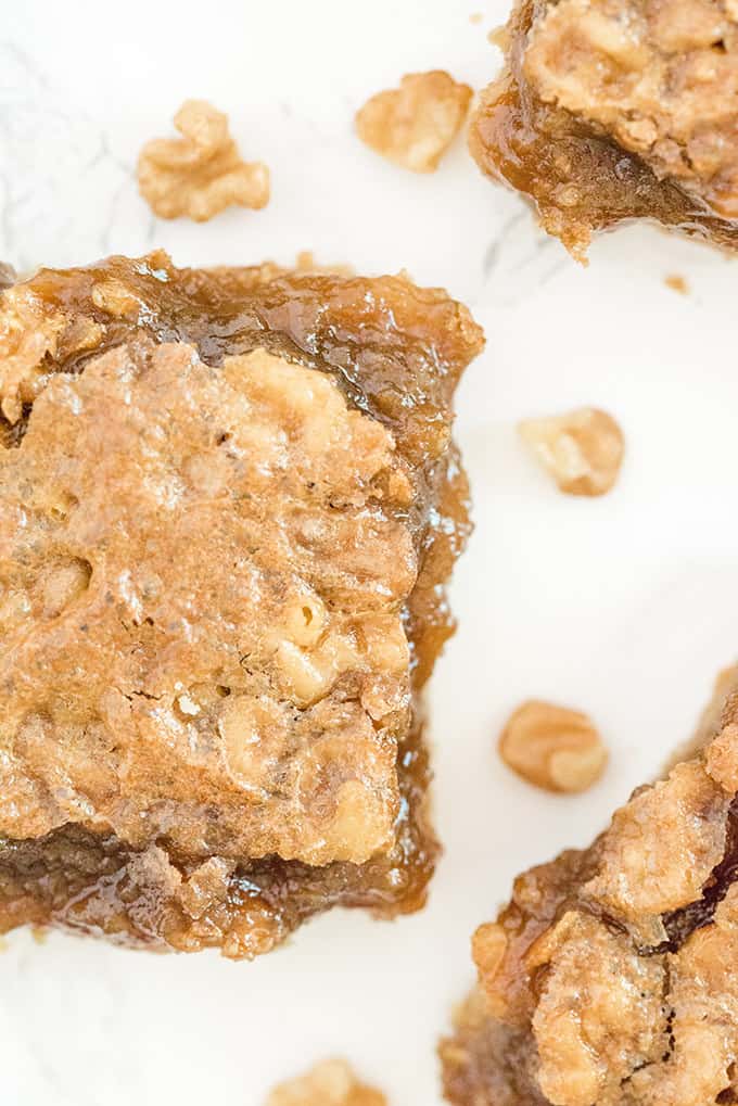 Maple Syrup Bars - If you like butter tarts, then you will LOVE this dessert! Maple + butter tarts are combined to make these incredible, sweet and delicious squares. Oh Canada!