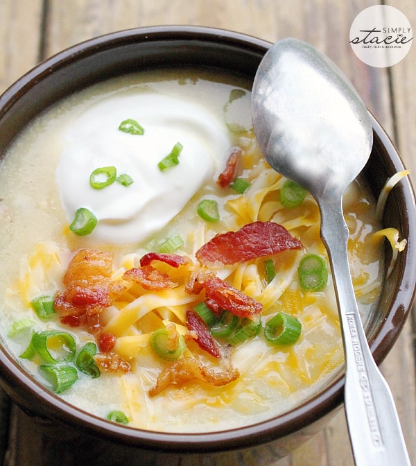 Loaded Baked Potato Soup -Your favorite side dish turned soup! This hearty soup recipe is loaded just like your favorite steakhouse — bacon, green onions, sour cream, and of course, cheese.