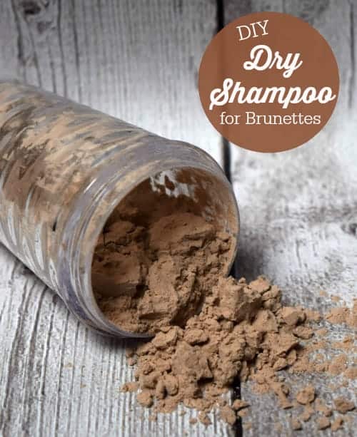 DIY Dry Shampoo for Brunettes - only two ingredients that you probably have in your pantry right now!