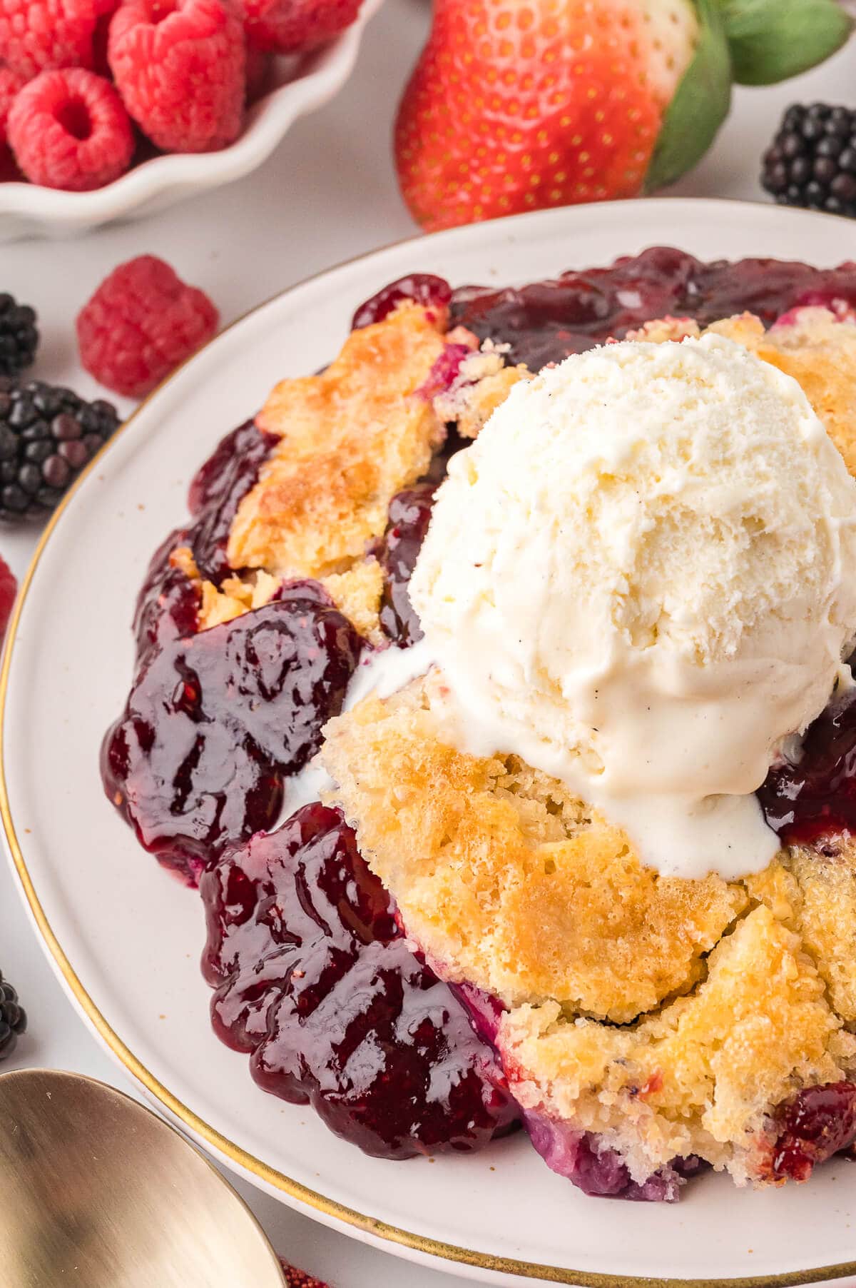 The recipe on a plate with ice cream.