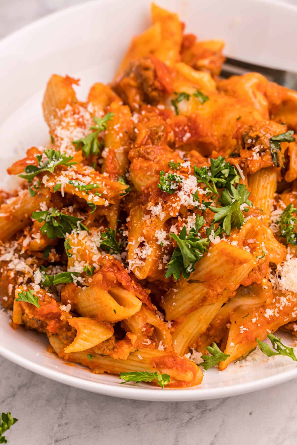 Slow Cooker Pizza Pasta in a pasta bowl.