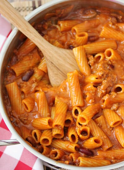 One-Pot Chili Rigatoni - Get dinner on the table in less than 30 minutes with this hearty recipe your family will love!