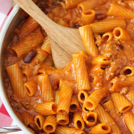 One-Pot Chili Rigatoni - Get dinner on the table in less than 30 minutes with this hearty recipe your family will love!