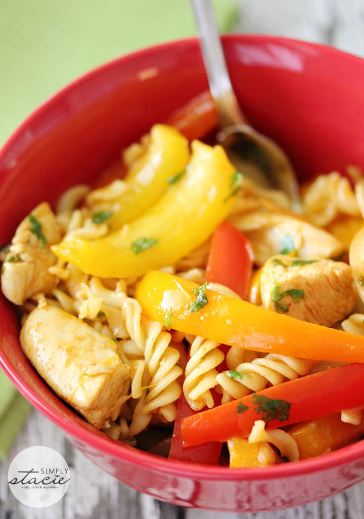 Chicken Fajita Pasta Salad - Turn your favorite Mexican main dish into a great party dish! This easy pasta salad recipe is a medley of spicy Mexican flavours combined with marinated chicken, tender crisp peppers and tossed in a lime cilantro vinaigrette.