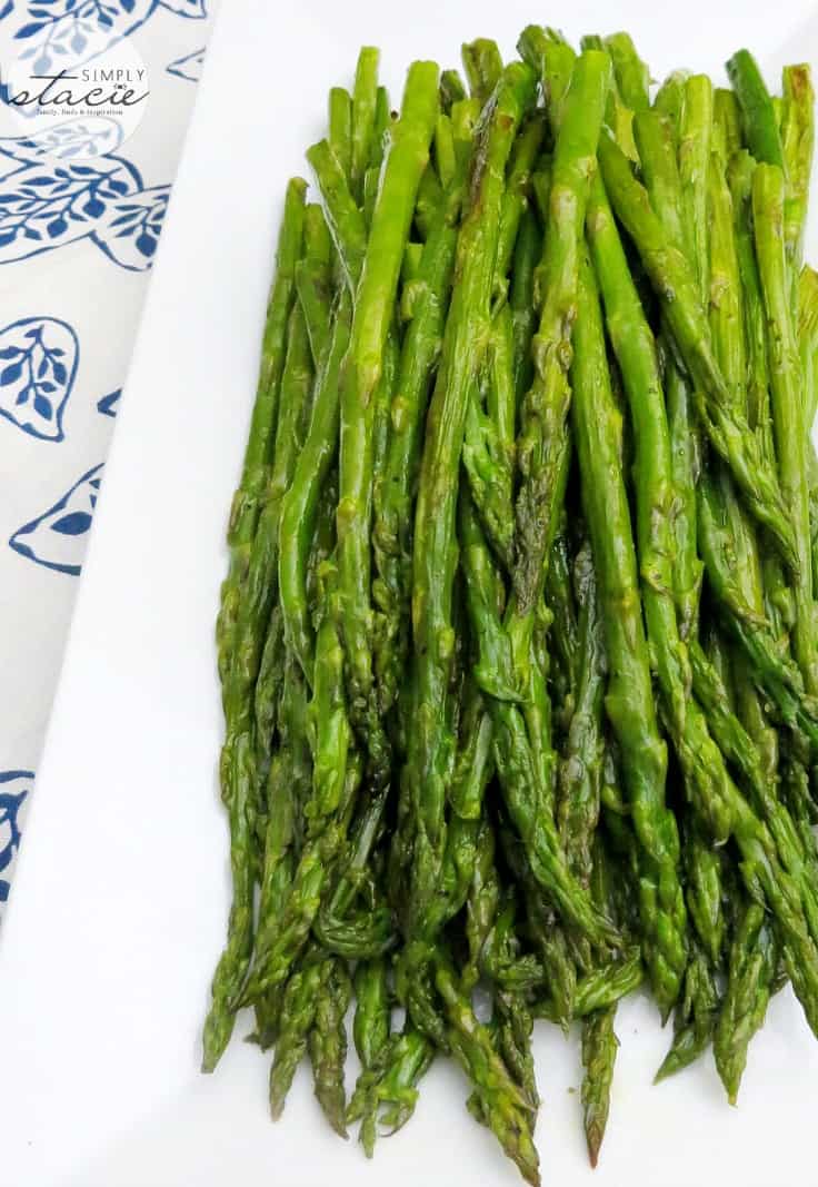 Oven Roasted Asparagus - The best way to make asparagus in the oven every time! Get the crispiest roasted asparagus for the perfect side dish.