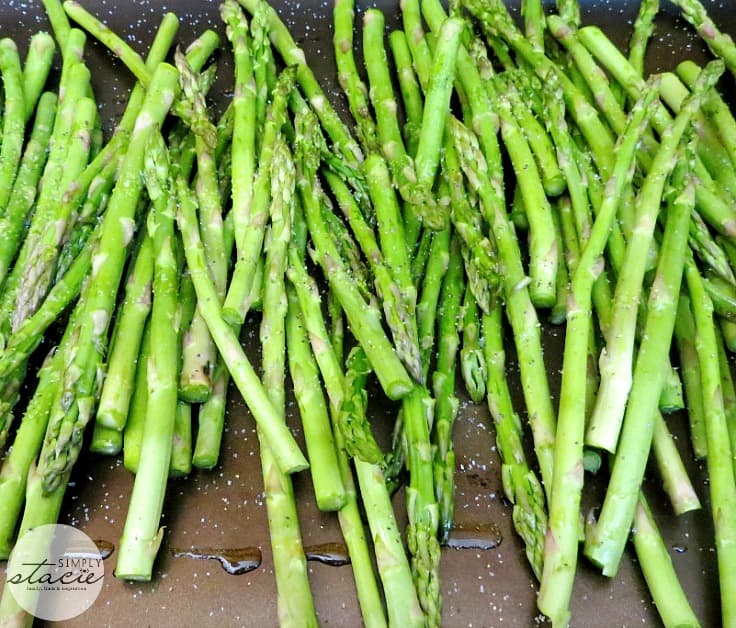 Oven Roasted Asparagus - The best way to make asparagus in the oven every time! Get the crispiest roasted asparagus for the perfect side dish.
