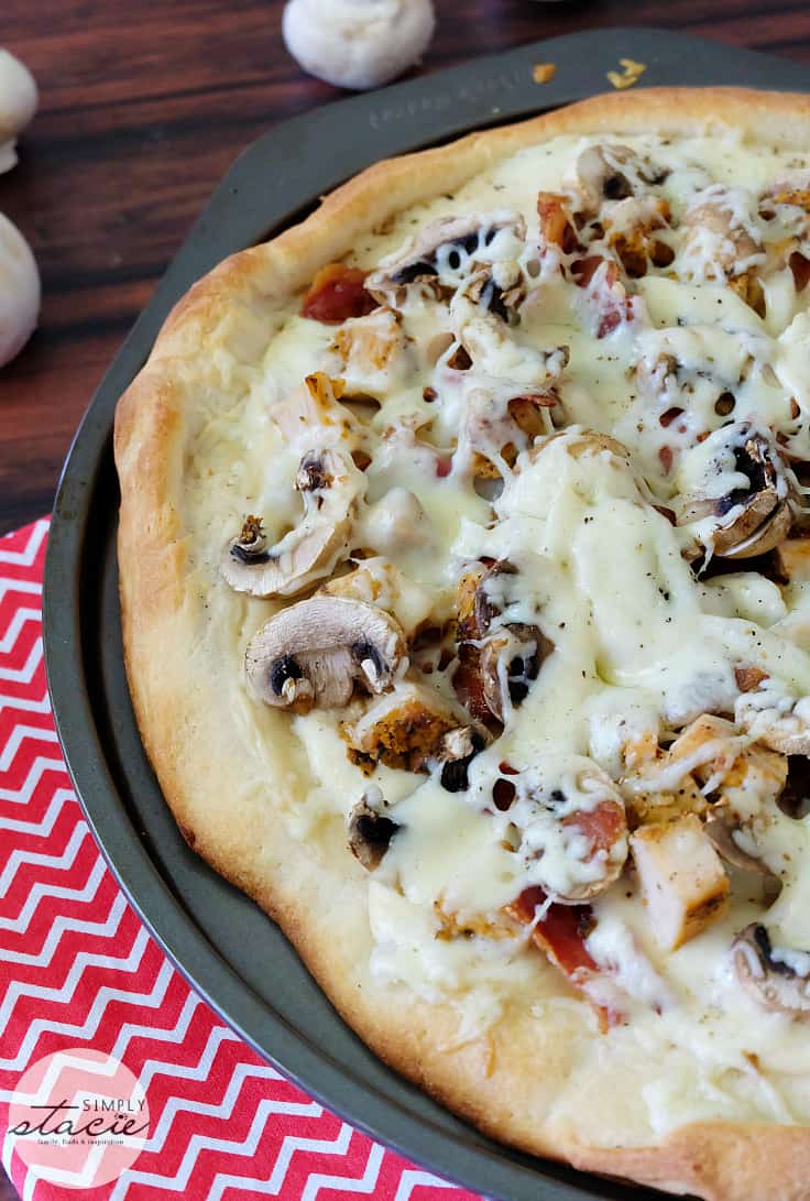Chicken Bacon Alfredo Pizza - Turn your favorite pasta into a pizza! Ditch the red sauce for creamy Alfredo sauce, moist chicken, and crunchy bacon!