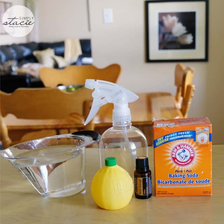 DIY Home Deodorizer Spray - your house will smell fresh with this simple recipe!