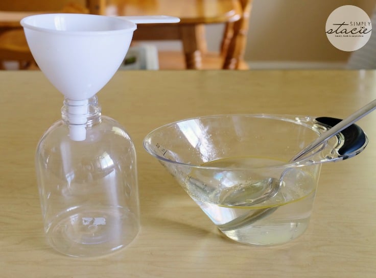 DIY Home Deodorizer Spray - your house will smell fresh with this simple recipe!