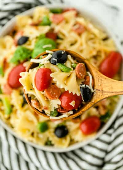 Pizza Pasta Salad - A delicious summer pasta salad that tastes like your favorite slice of pizza!