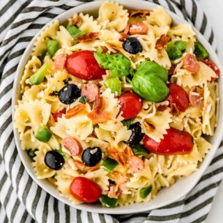 Pizza Pasta Salad - A delicious summer pasta salad that tastes like your favorite slice of pizza!