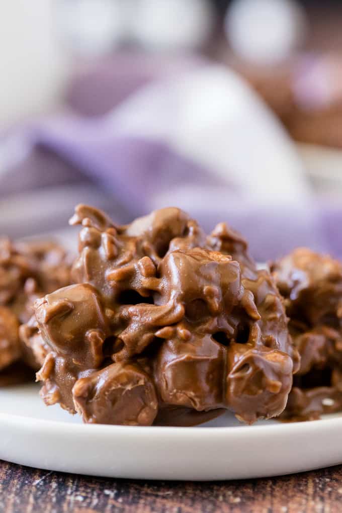 Rocky Road Bites - No-bake dessert alert! These sweet kitchen sink treats are covered in peanut butter PLUS chocolate and filled with gooey marshmallows and a crunchy surprise.