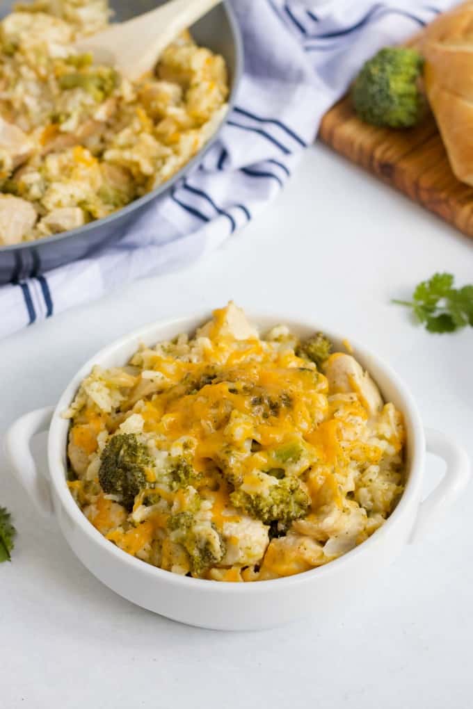 One-Pot Chicken & Broccoli Rice - This is an easy weeknight dinner that you will love whipping up! Tender chicken, creamy rice and broccoli in every single bite. Ready in less than 30 minutes.