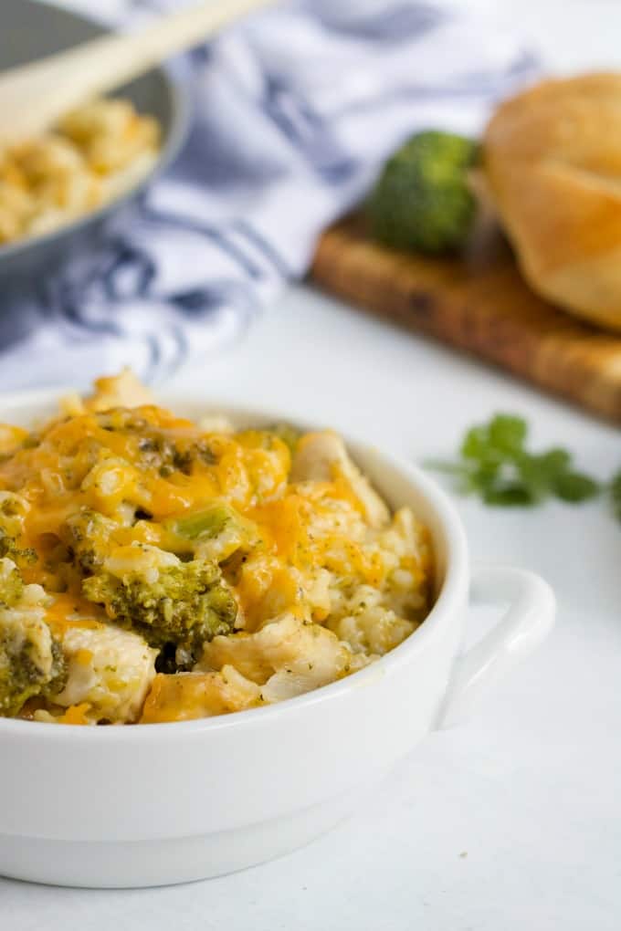 One-Pot Chicken & Broccoli Rice - This is an easy weeknight dinner that you will love whipping up! Tender chicken, creamy rice and broccoli in every single bite. Ready in less than 30 minutes.