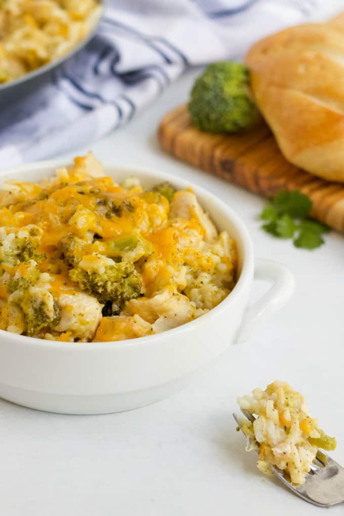 One-Pot Chicken & Broccoli Rice - This is an easy weeknight dinner that you will love whipping up! Tender chicken, creamy rice and broccoli in every single bite. Ready in less than 30 minutes.