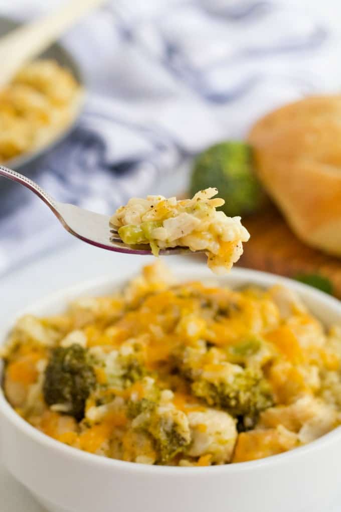 One-Pot Chicken & Broccoli Rice - This is an easy weeknight dinner that you will love whipping up! Tender chicken, creamy rice and broccoli in every single bite. Ready in less than 30 minutes.