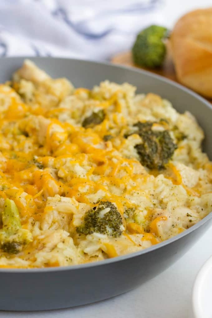 One-Pot Chicken & Broccoli Rice - This is an easy weeknight dinner that you will love whipping up! Tender chicken, creamy rice and broccoli in every single bite. Ready in less than 30 minutes.