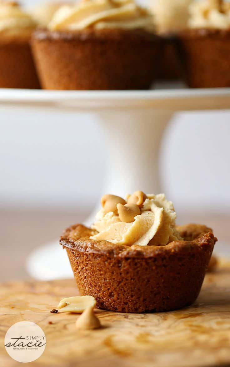 Peanut Butter Cookie Cups - Super easy dessert! There's so much peanut butter flavor packed into these little cookie cups.