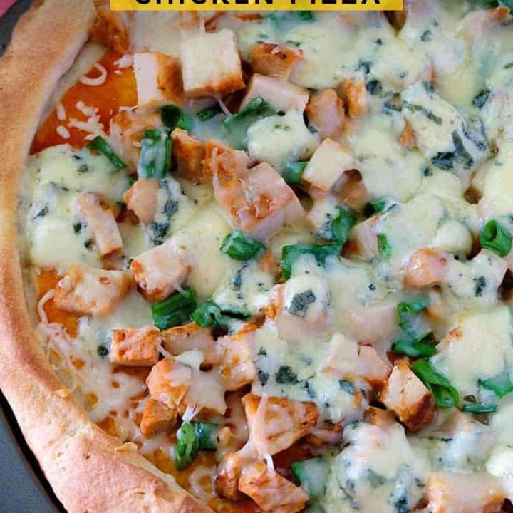 Buffalo Chicken Pizza - All the buffalo flavours we love, but on a pizza! This Buffalo Chicken Pizza recipe is a hit.