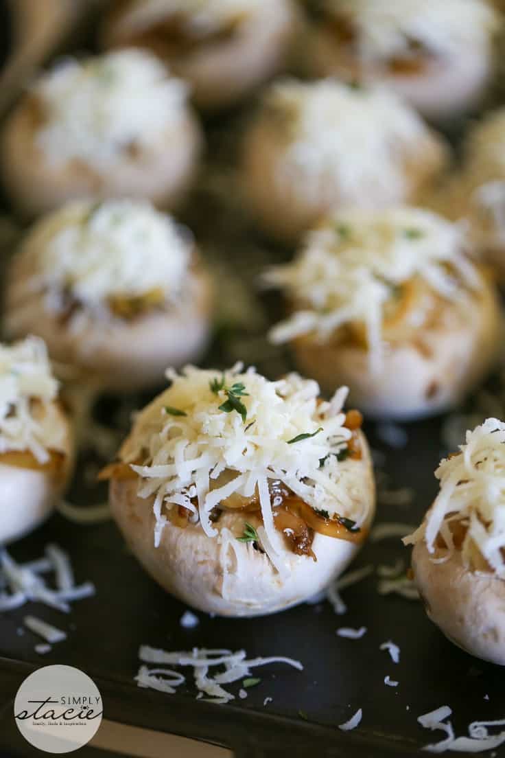 French Onion Stuffed Mushrooms - Try these fibre-packed bites of heaven! This easy appetizer recipe not only delicious, but also healthy too!