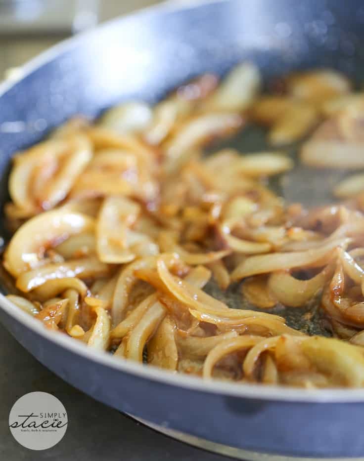 French Onion Stuffed Mushrooms - Try these fibre-packed bites of heaven! This easy appetizer recipe not only delicious, but also healthy too!