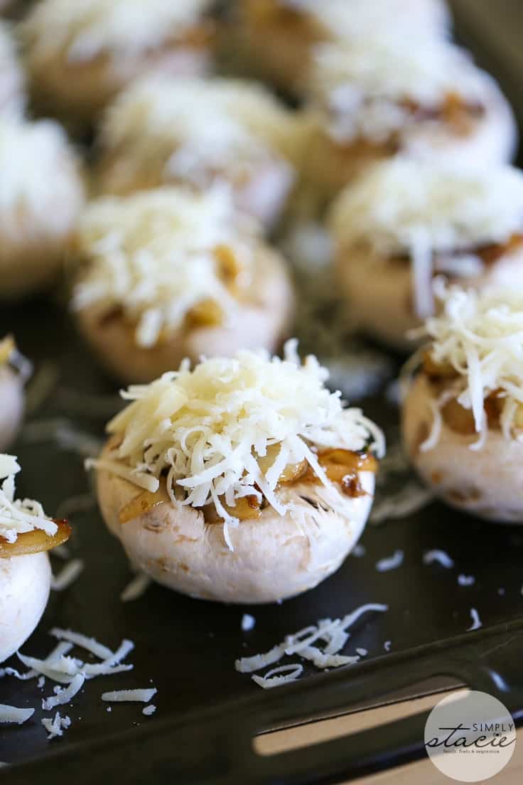 French Onion Stuffed Mushrooms - Try these fibre-packed bites of heaven! This easy appetizer recipe not only delicious, but also healthy too!