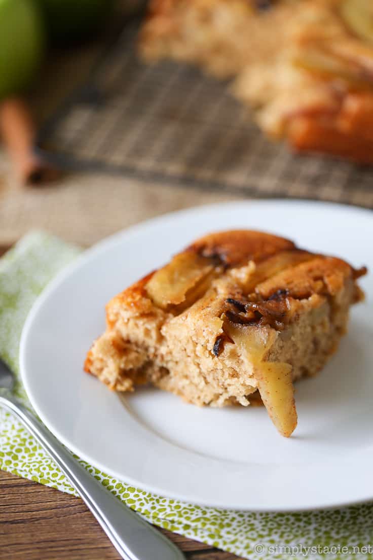 Apple Upside Down Cake - You've had pineapple, now try apple! This amazing fall take on a classic dessert will wow at every holiday and potluck.