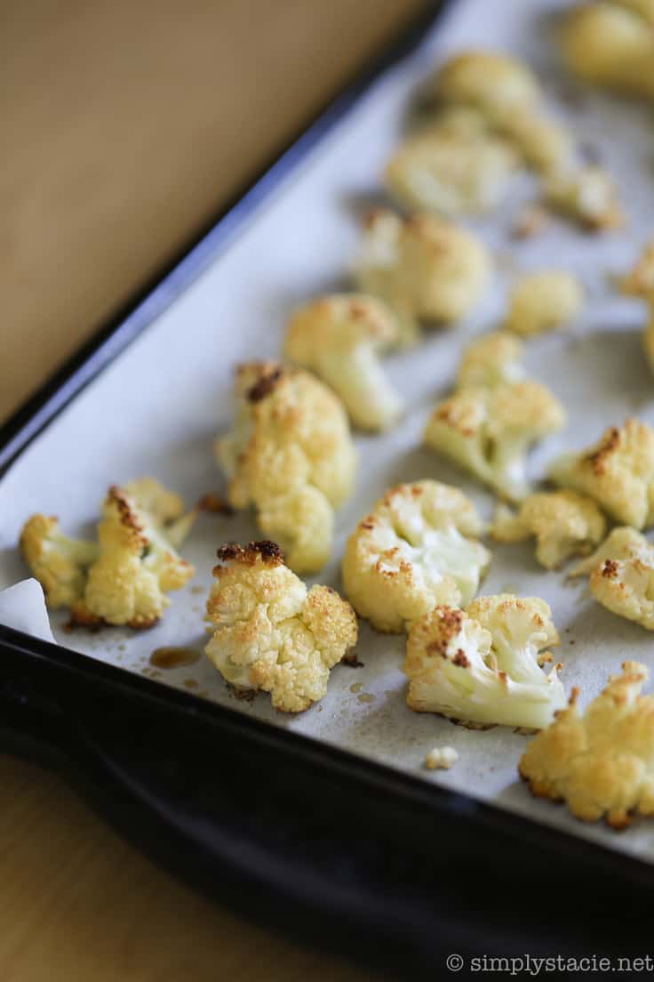 Healthy Shepherd's Pie - A comfort food classic recipe gets a makeover. This Healthy Shepherd's Pie has a mashed cauliflower topping and fibre filled filling. Delish!