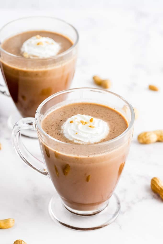 Slow Cooker Peanut Butter Hot Chocolate - The delicious flavours of a peanut butter cup in hot chocolate! Super easy to make in the slow cooker - a great make-ahead recipe when serving a crowd!