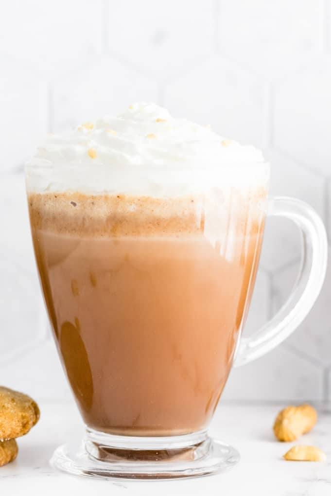 Slow Cooker Peanut Butter Hot Chocolate - The delicious flavours of a peanut butter cup in hot chocolate! Super easy to make in the slow cooker - a great make-ahead recipe when serving a crowd!