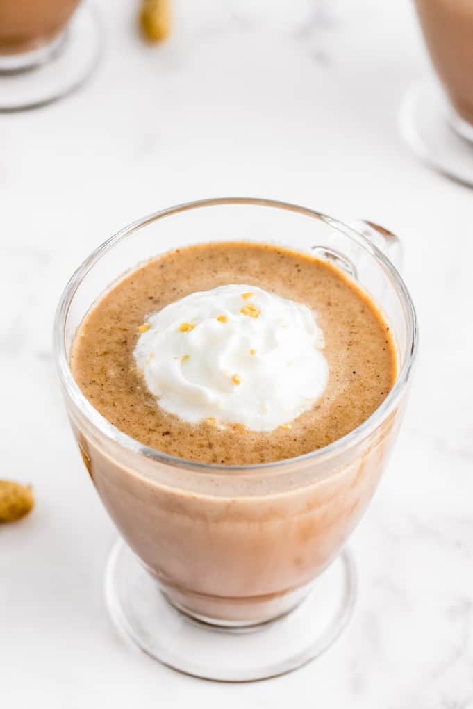 Slow Cooker Peanut Butter Hot Chocolate - The delicious flavours of a peanut butter cup in hot chocolate! Super easy to make in the slow cooker - a great make-ahead recipe when serving a crowd!