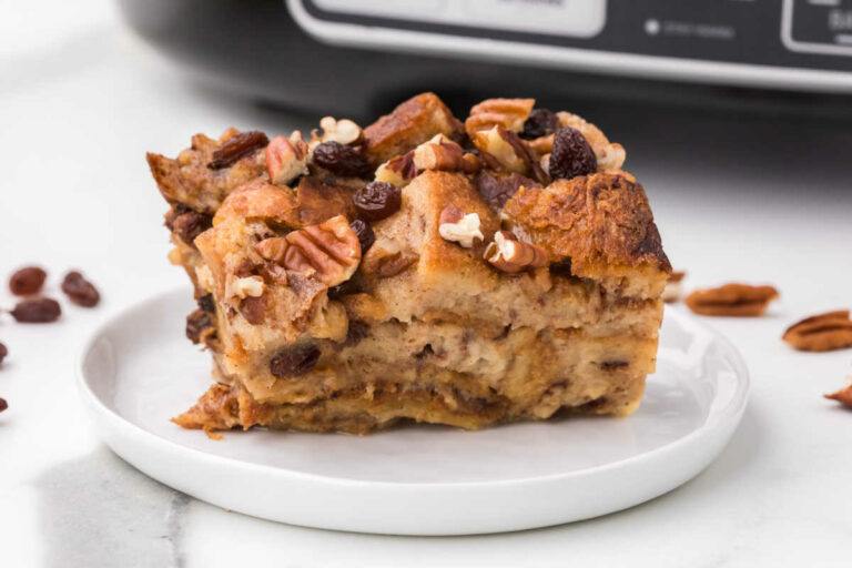 Slow Cooker Cinnamon Raisin Bread Pudding