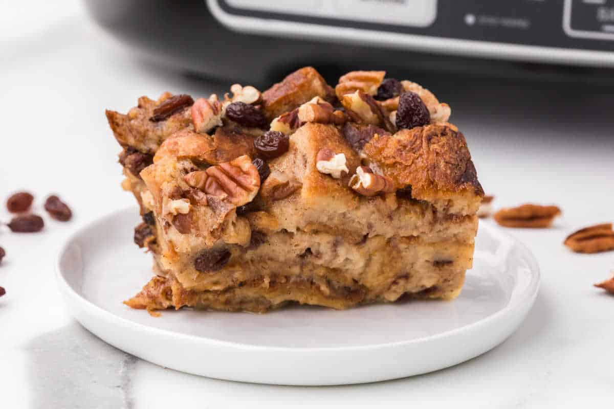 Slow Cooker Cinnamon Raisin Bread Pudding Recipe