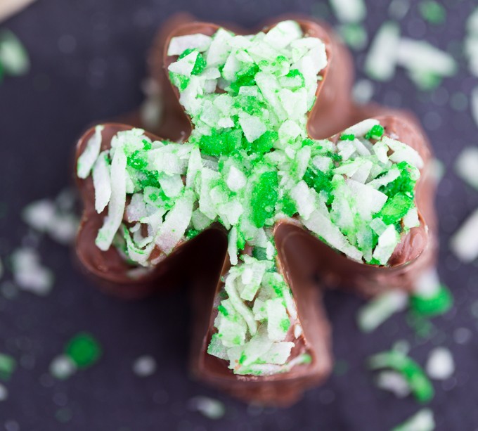 Mint Chocolate Shamrocks - No-bake St. Patrick's Day dessert! Make your own candy for the leprechauns with this family-friendly chocolate recipe.