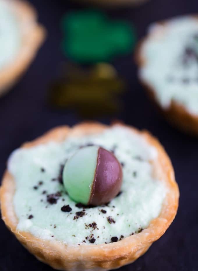 Grasshopper Tarts - Made for mint chocolate chip lovers! These adorable, minty mini tarts are perfect for St. Patrick's Day or a birthday.