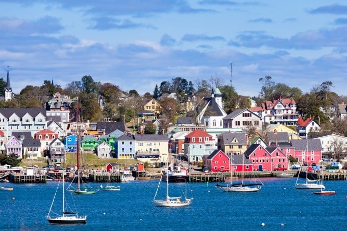 The Ultimate Nova Scotia Travel Bucket List - One of Canada's most beautiful provinces is yours to explore! This travel bucket list has 10 must-see spots for your visit.