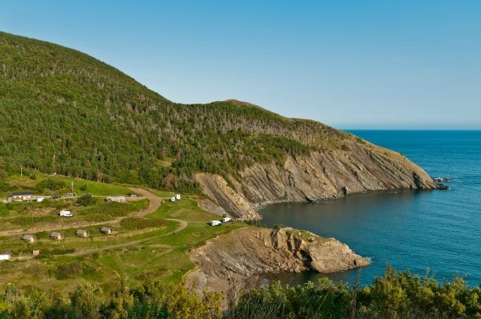 The Ultimate Nova Scotia Travel Bucket List - One of Canada's most beautiful provinces is yours to explore! This travel bucket list has 10 must-see spots for your visit.