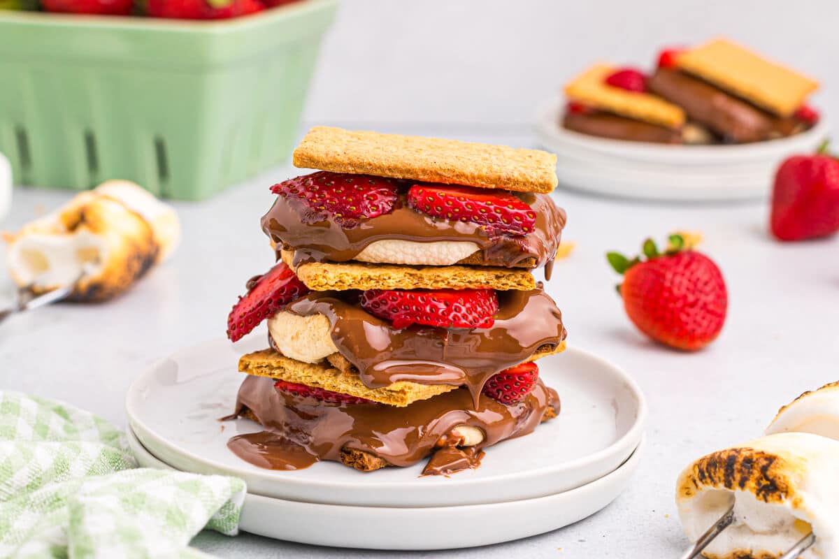 Strawberry S&rsquo;mores Recipe